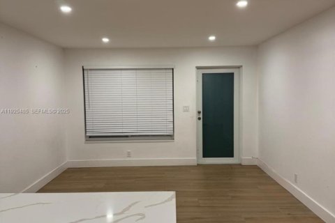 Villa ou maison à louer à Dania Beach, Floride: 3 chambres, 231.42 m2 № 1986835 - photo 8