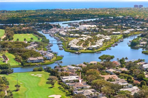 Casa en Jupiter, Florida 3 dormitorios, 274.9 m2 № 2034087