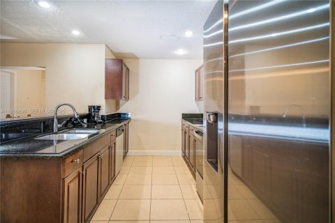 Townhouse in Deerfield Beach, Florida 4 bedrooms, 184.13 sq.m. № 2011617 - photo 11