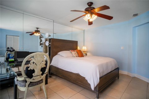 Townhouse in Deerfield Beach, Florida 4 bedrooms, 184.13 sq.m. № 2011617 - photo 14