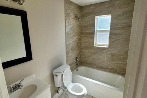 Immobilier commercial à louer à West Palm Beach, Floride: 2 chambres, 60.39 m2 № 1209222 - photo 1