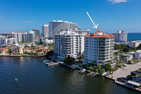 Condominio en venta en Fort Lauderdale, Florida, 3 dormitorios, 306.58 m2 № 1093939 - foto 1