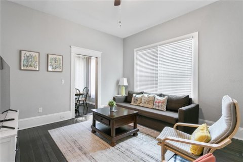 Immobilier commercial à vendre à Tampa, Floride: 8 chambres, 294.5 m2 № 1592755 - photo 12
