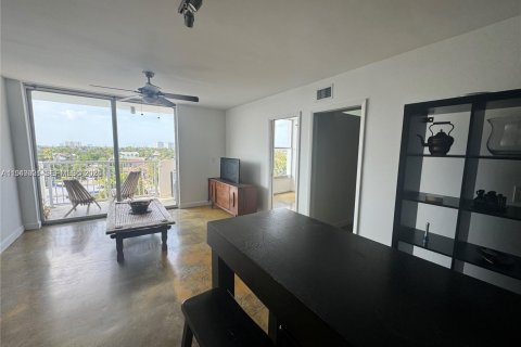 Снять в аренду кондоминиум в Норт-Майами, Флорида 1 спальня, 74.97м2, № 2005597 - фото 2