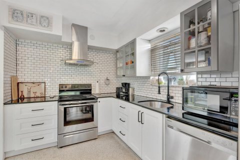 Купить виллу или дом в Холливуд, Флорида 4 комнаты, 133.78м2, № 2085103 - фото 14