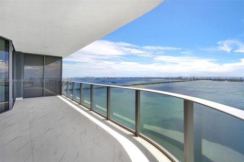 Copropriété à louer à Miami, Floride: 4 chambres, 239.87 m2 № 1981016 - photo 7