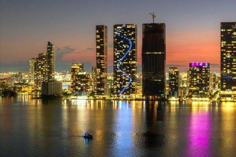 Copropriété à louer à Miami, Floride: 4 chambres, 239.87 m2 № 1981016 - photo 2