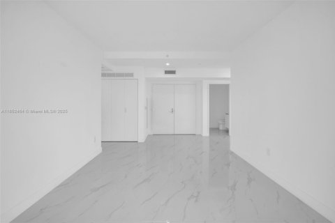 Copropriété à louer à Miami, Floride: 4 chambres, 239.87 m2 № 1981016 - photo 30