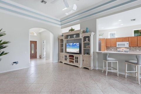 House in North Port, Florida 2 bedrooms, 156.91 sq.m. № 2199575 - photo 3