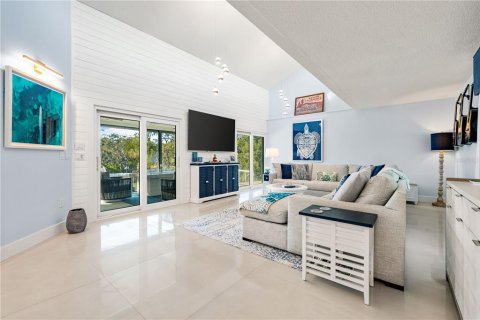 House in Sarasota, Florida 3 bedrooms, 226.12 sq.m. № 2156926 - photo 9