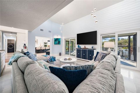 House in Sarasota, Florida 3 bedrooms, 226.12 sq.m. № 2156926 - photo 13