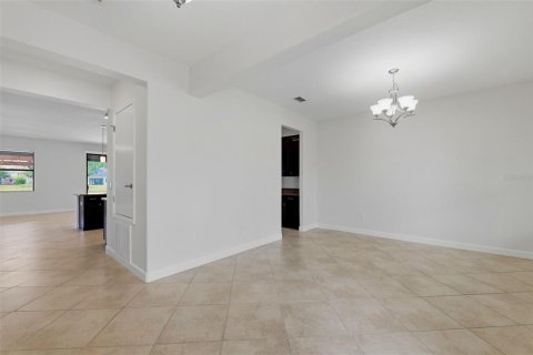 House in Tampa, Florida 4 bedrooms, 281.87 sq.m. № 2151459 - photo 8