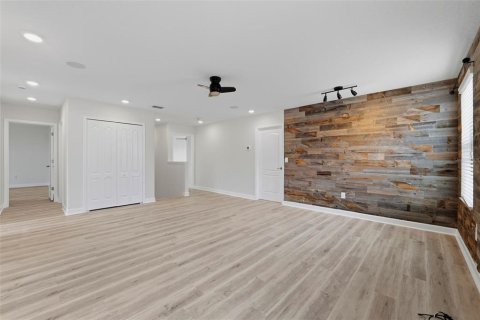 House in Tampa, Florida 4 bedrooms, 281.87 sq.m. № 2151459 - photo 25