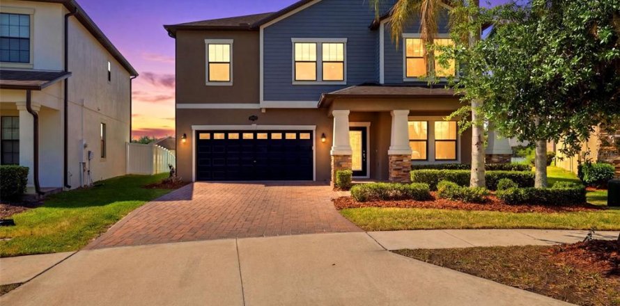 House in Tampa, Florida 4 bedrooms, 281.87 sq.m. № 2151459