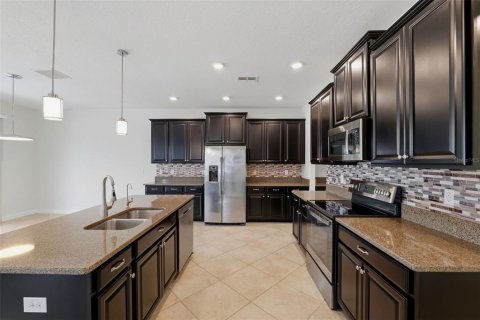 House in Tampa, Florida 4 bedrooms, 281.87 sq.m. № 2151459 - photo 9