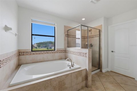 House in Tampa, Florida 4 bedrooms, 281.87 sq.m. № 2151459 - photo 29