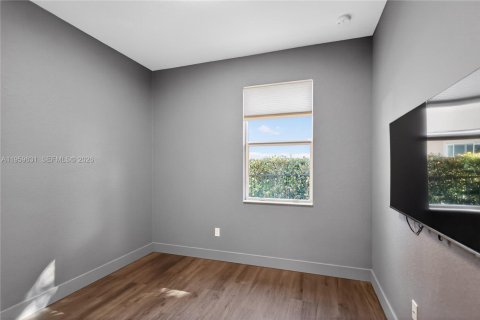 House in Greenacres, Florida 3 bedrooms, 163.42 sq.m. № 2021965 - photo 18