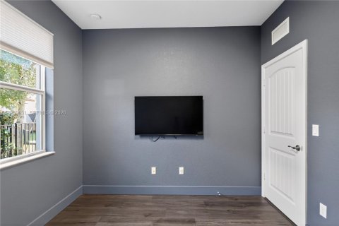 House in Greenacres, Florida 3 bedrooms, 163.42 sq.m. № 2021965 - photo 17