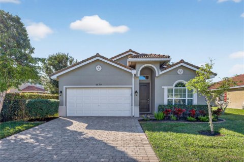 House in Greenacres, Florida 3 bedrooms, 163.42 sq.m. № 2021965