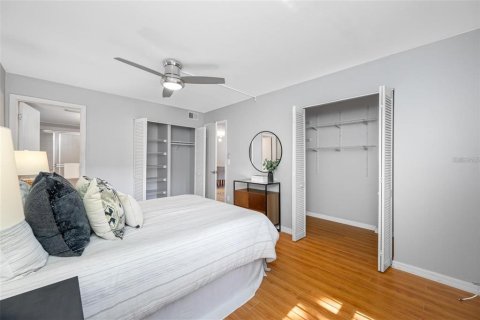 Condo in Largo, Florida, 2 bedrooms  № 1837755 - photo 18