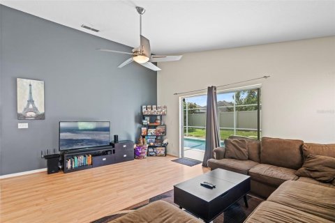 Casa en venta en Orlando, Florida, 4 dormitorios, 179.21 m2 № 1804117 - foto 27