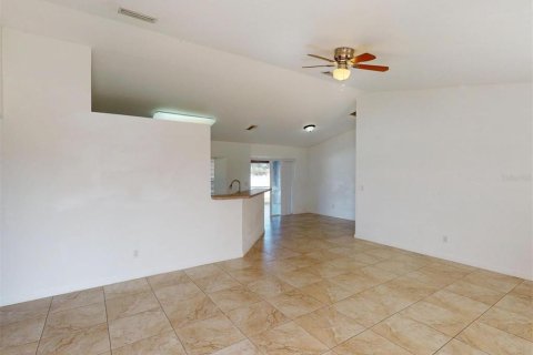 Casa en venta en Port Charlotte, Florida, 3 dormitorios, 113.9 m2 № 1560483 - foto 4
