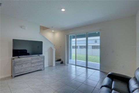 Townhouse in Wesley Chapel, Florida 3 bedrooms, 155.43 sq.m. № 1744860 - photo 13