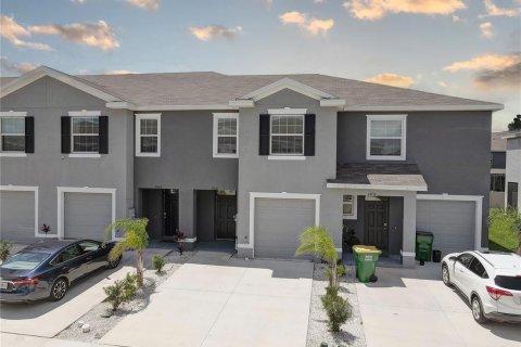 Townhouse in Wesley Chapel, Florida 3 bedrooms, 155.43 sq.m. № 1744860 - photo 3