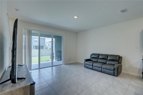 Townhouse in Wesley Chapel, Florida 3 bedrooms, 155.43 sq.m. № 1744860 - photo 12