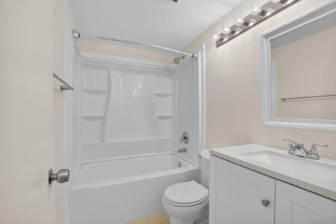 Купить кондоминиум в Бойнтон-Бич, Флорида 4 комнаты, 52.95м2, № 2261784 - фото 15