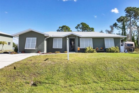 House in Englewood, Florida 3 bedrooms, 177.07 sq.m. № 1370015 - photo 2