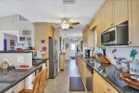 House in Englewood, Florida 3 bedrooms, 177.07 sq.m. № 1370015 - photo 9