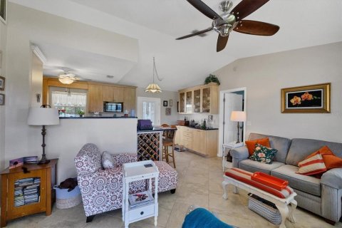 House in Englewood, Florida 3 bedrooms, 177.07 sq.m. № 1370015 - photo 7