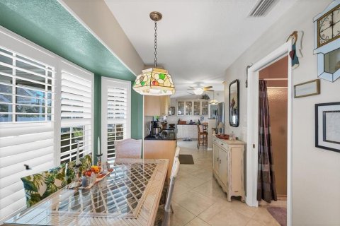 House in Englewood, Florida 3 bedrooms, 177.07 sq.m. № 1370015 - photo 13