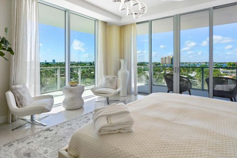 Apartamento en venta en West Palm Beach, Florida, 2 dormitorios, 145 m2 № 380 - foto 1