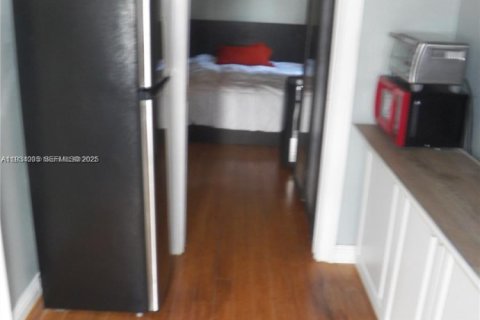 Propiedad comercial en alquiler en Hollywood, Florida, 1 dormitorio, 330.64 m2 № 1992234 - foto 3