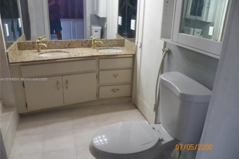 Propiedad comercial en alquiler en Hollywood, Florida, 1 dormitorio, 330.64 m2 № 1992234 - foto 5