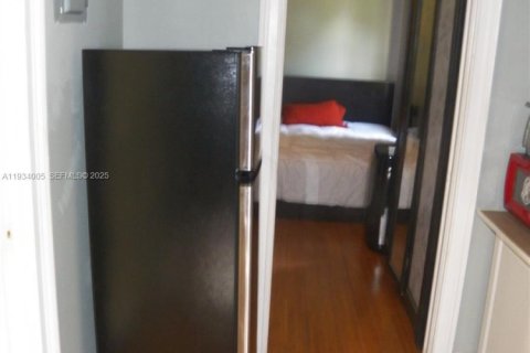 Propiedad comercial en alquiler en Hollywood, Florida, 1 dormitorio, 330.64 m2 № 1992234 - foto 6