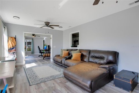 Villa ou maison à vendre à Winter Haven, Floride: 3 chambres, 187.94 m2 № 1419181 - photo 15