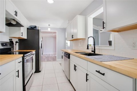Villa ou maison à vendre à Winter Haven, Floride: 3 chambres, 187.94 m2 № 1419181 - photo 4