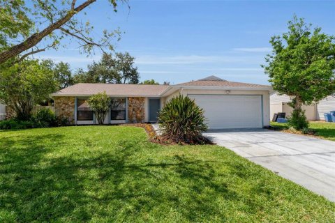House in Bradenton, Florida 3 bedrooms, 145.48 sq.m. № 2100202