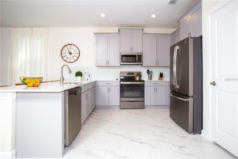 Casa en venta en Kissimmee, Florida, 7 dormitorios, 384.06 m2 № 1191213 - foto 12
