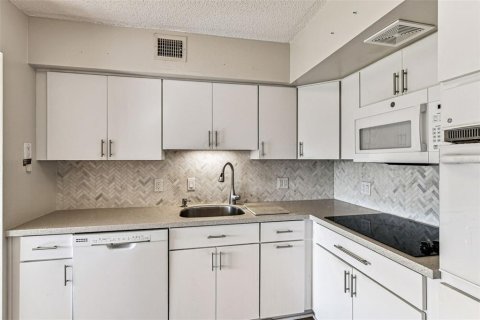 Copropriété à louer à Clearwater, Floride: 2 chambres, 102.19 m2 № 2105558 - photo 15
