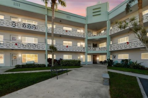 Condo à Clearwater, Floride, 2 chambres № 2105558