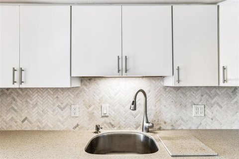 Copropriété à louer à Clearwater, Floride: 2 chambres, 102.19 m2 № 2105558 - photo 13