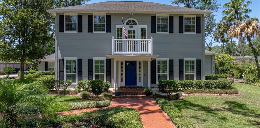 House in Brandon, Florida 4 bedrooms, 325.53 sq.m. № 1810611