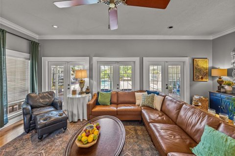 House in Brandon, Florida 4 bedrooms, 325.53 sq.m. № 1810611 - photo 24