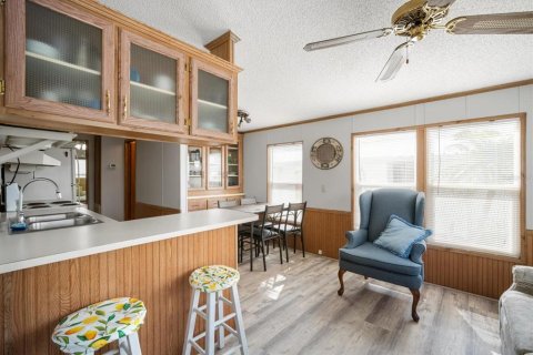 Condo in Zephyrhills, Florida, 2 bedrooms  № 1803968 - photo 7