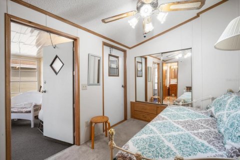 Condo in Zephyrhills, Florida, 2 bedrooms  № 1803968 - photo 14