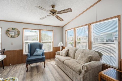 Condo in Zephyrhills, Florida, 2 bedrooms  № 1803968 - photo 6
